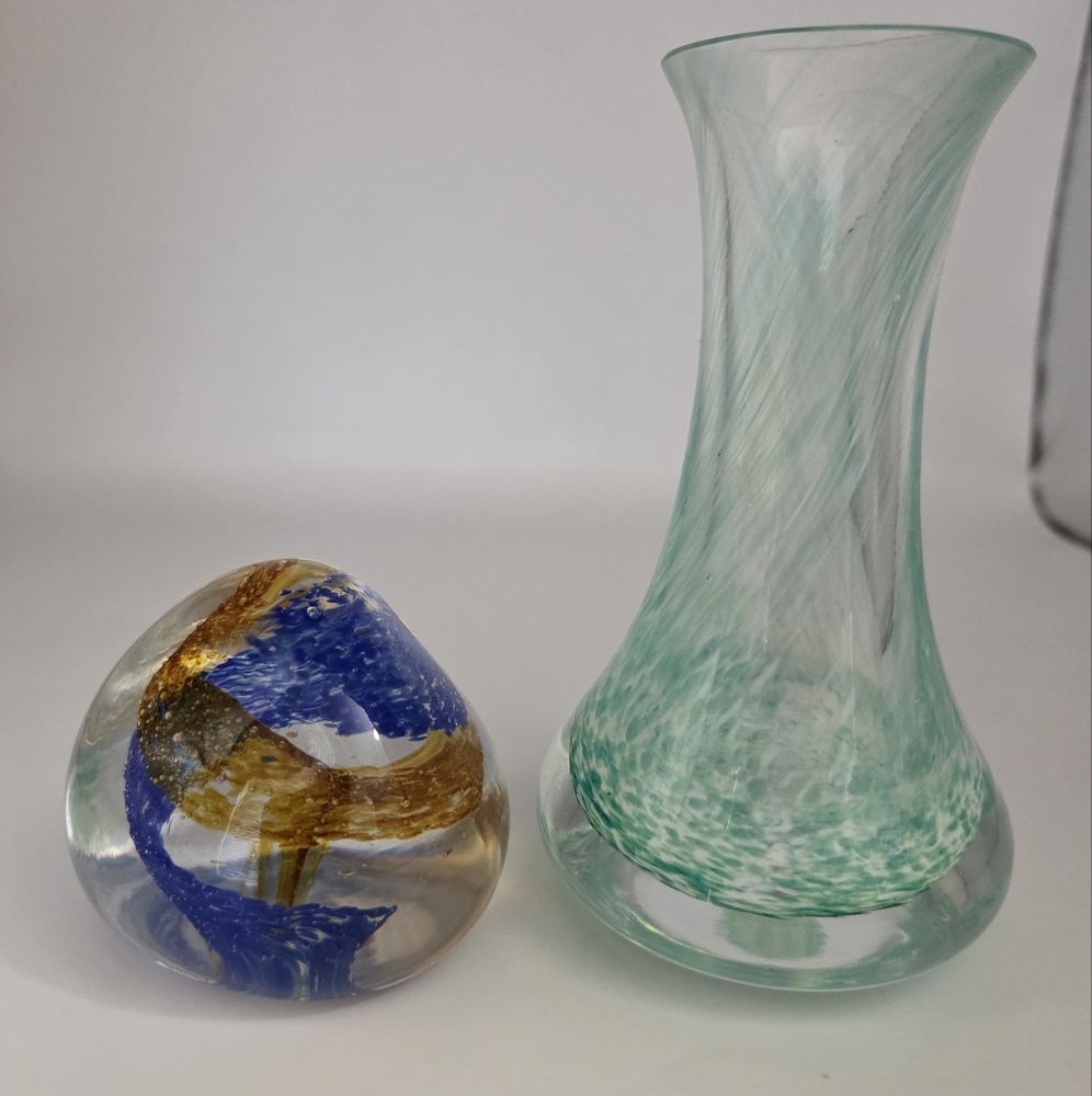 Caithness Scotland Lot Pebble Paperweight & Swirl Bud Vase Vintage